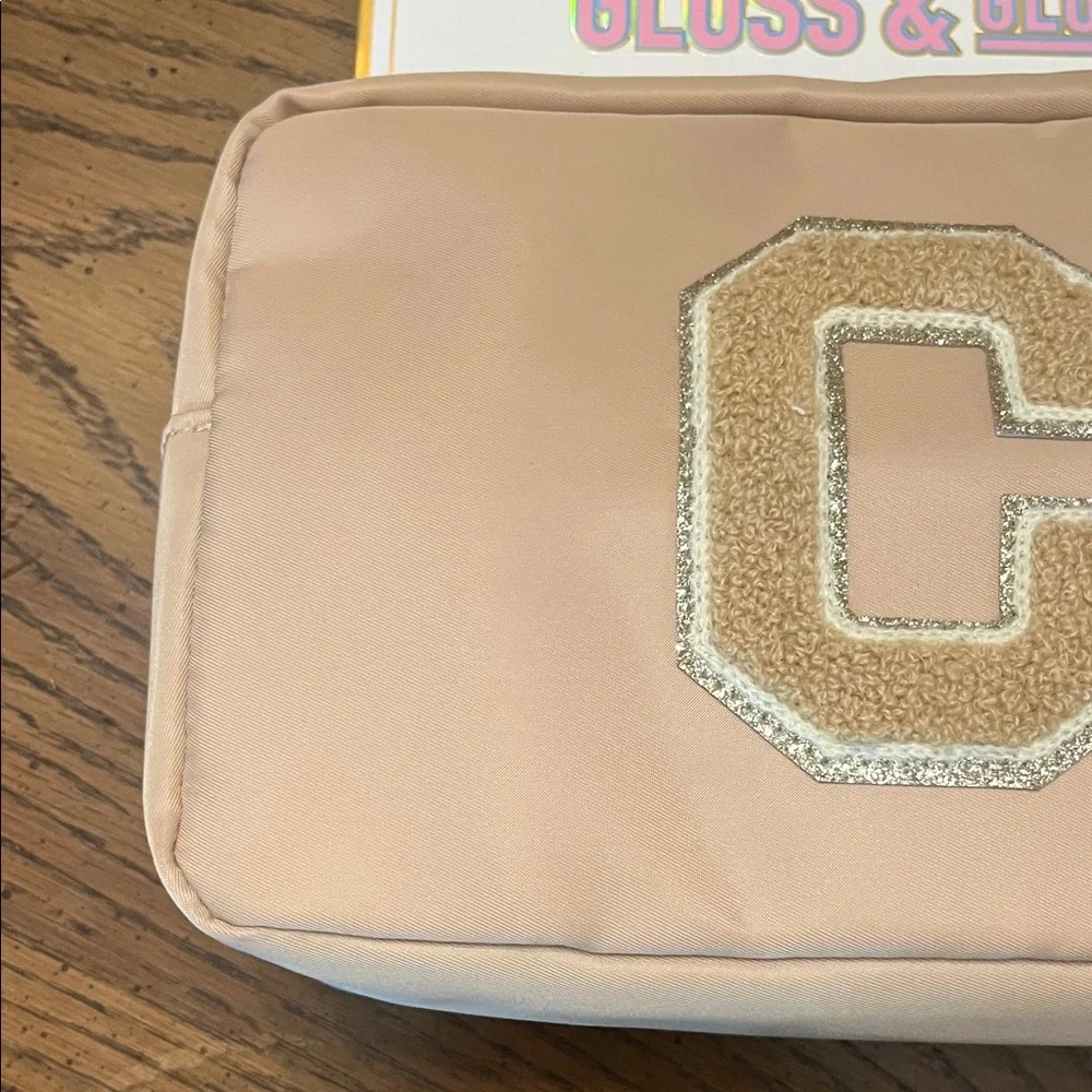 Gloss & Glo Beige‎ Makeup Bag